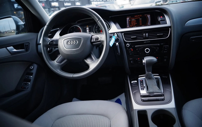 Audi A4 cena 38900 przebieg: 271000, rok produkcji 2012 z Sierpc małe 254